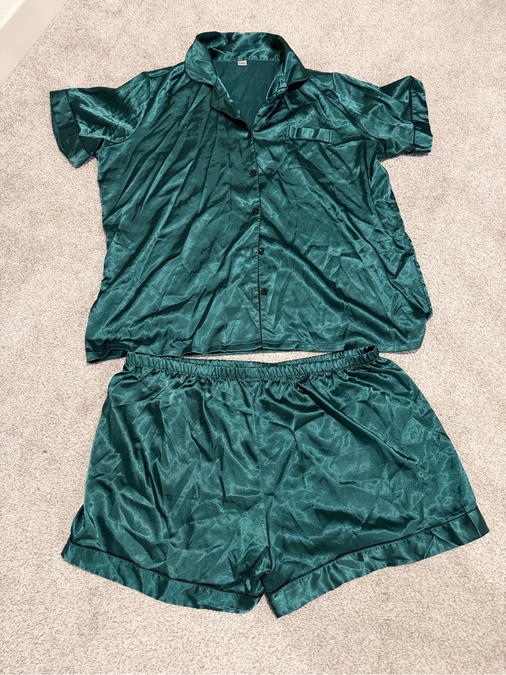 Women's Emerald Green Satin Short Pajama Set